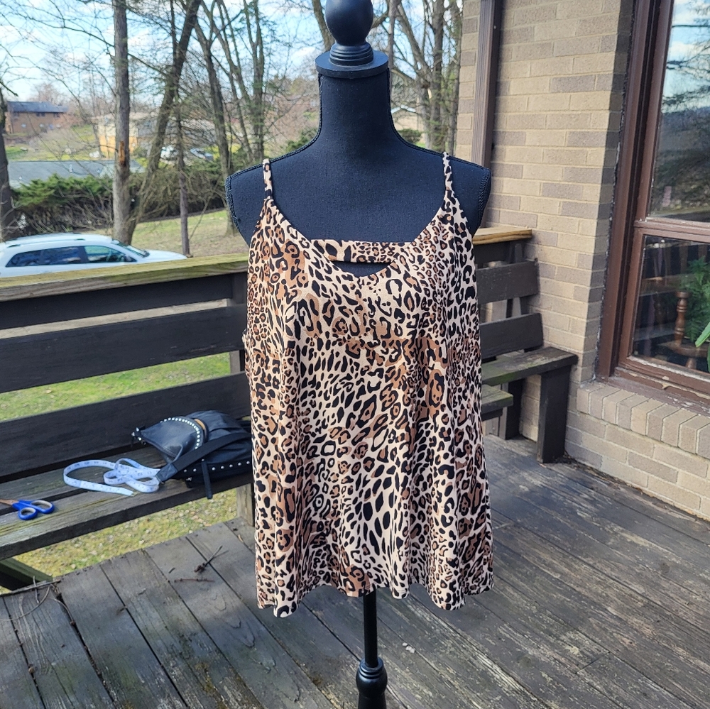 Bar 111 lined tank top animal print size xlarge